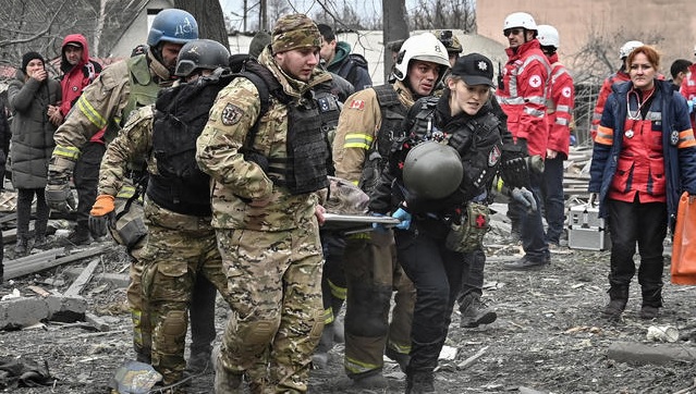 Russia's Escalating Assault in Ukraine ,5,700 Evacuated from Vovchansk in Kharkiv Region