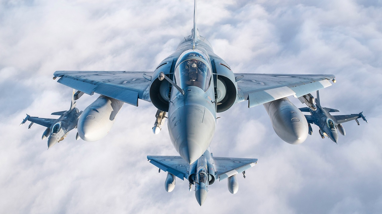 France Delivers First Mirage 2000-5 Fighter Jets to Ukraine