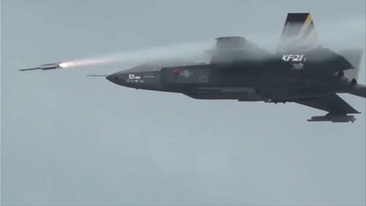 KF-21 Fighter Successfully Fires IRIS-T Missile for the First Time