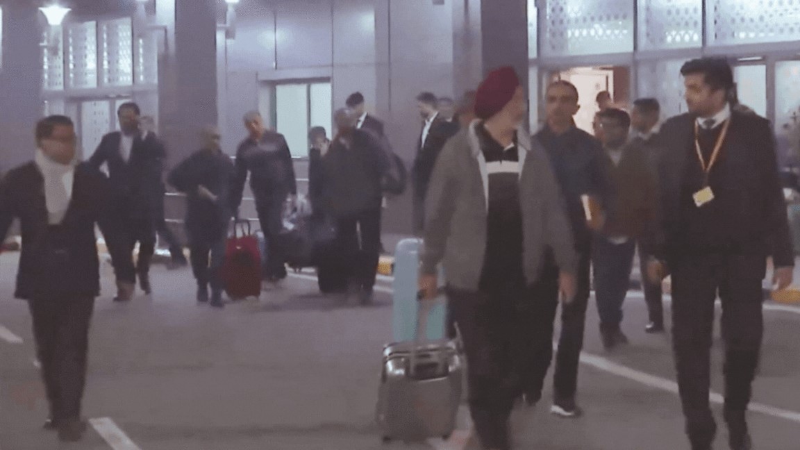 India Diplomatic Victory 8 Indian Ex-Navy Veterans Released by Qatar