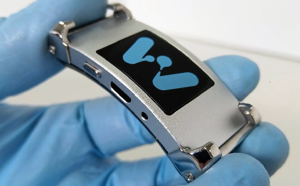 Wearable Devices to Design Touchless Sensing Equipment for Military Use