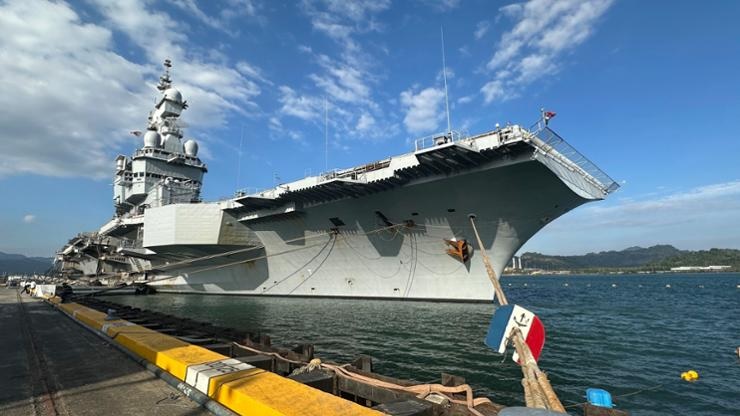French Nuclear-Powered Carrier Visits Philippines Amid Rising South China Sea Tensions