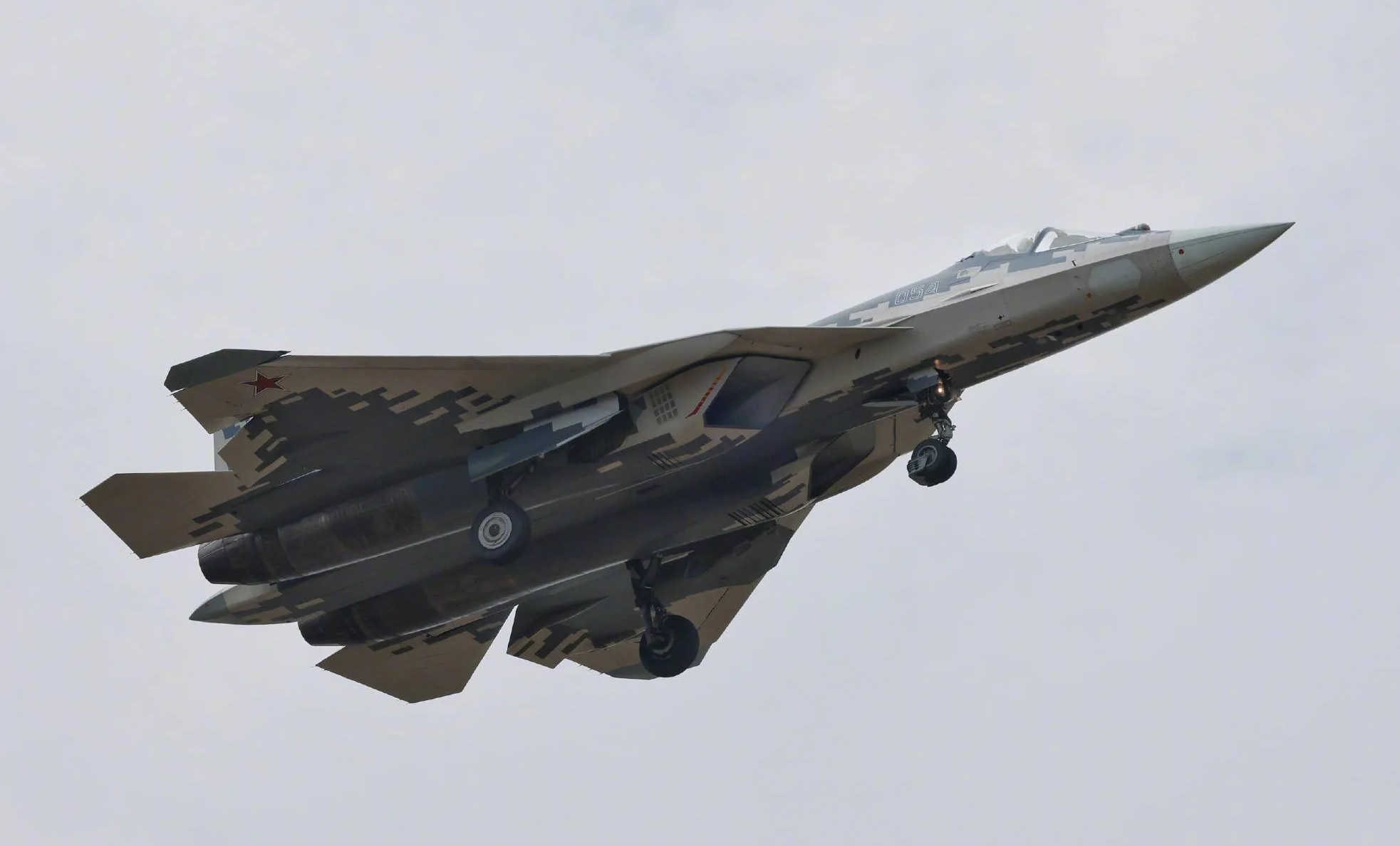 Algeria Deploys Su-57 Stealth Fighters; Joint Training and BrahMos Integration Reported