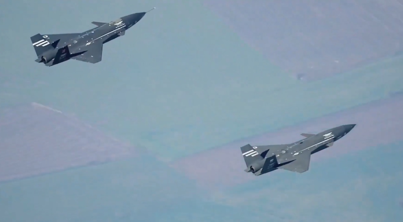 Two Turkish KIZILELMA Unmanned Fighter Jets Achieve World&rsquo;s First AI-Only Formation Flight