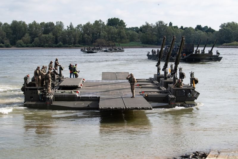 Germany and UK Sign €450 Million Deal for New M3 Amphibious Bridging Systems
