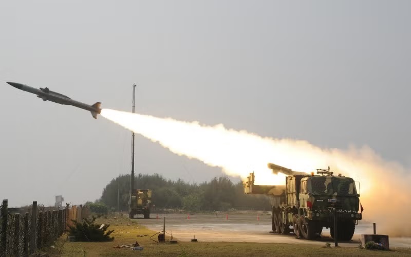 Indian Army Successfully Tests Akash Prime Missile at 15,000 Feet in Ladakh, Hits Moving Targets