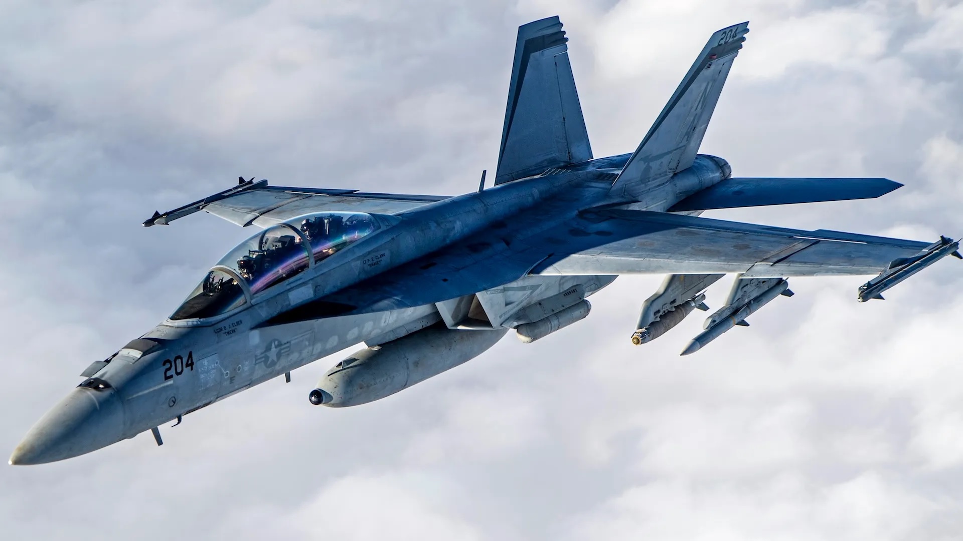 U.S. Navy Enhances F/A-18 Super Hornet Capabilities with IRST21 Sensor Deployment