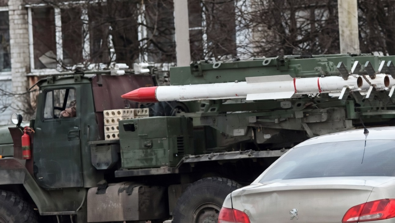 Russian Improvised Air Defense Launcher Armed with R-77-1 Missiles Spotted in Oryol