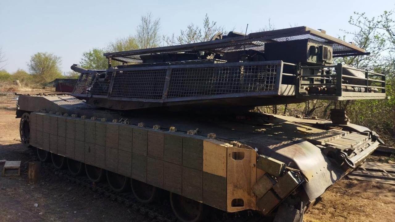Ukrainian Leopard Tanks Receive Steel Anti-Drone Shields to Counter Russian Drone Threat