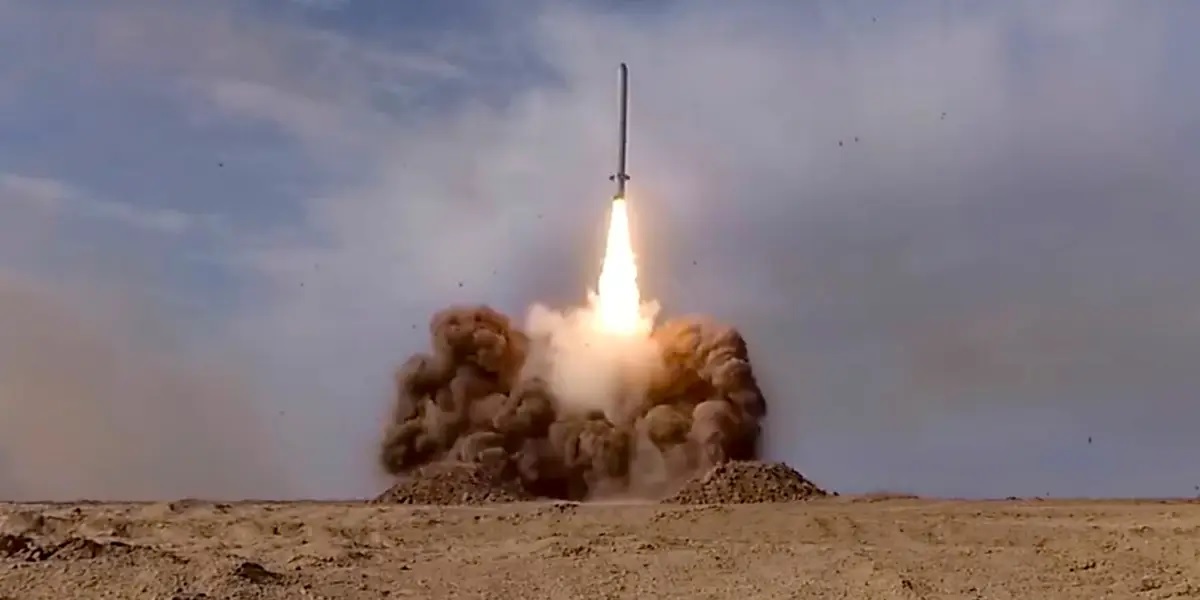 Ukraine Approves 2030 Missile and Artillery Strategy, Targets 2,000-km Strike Capability