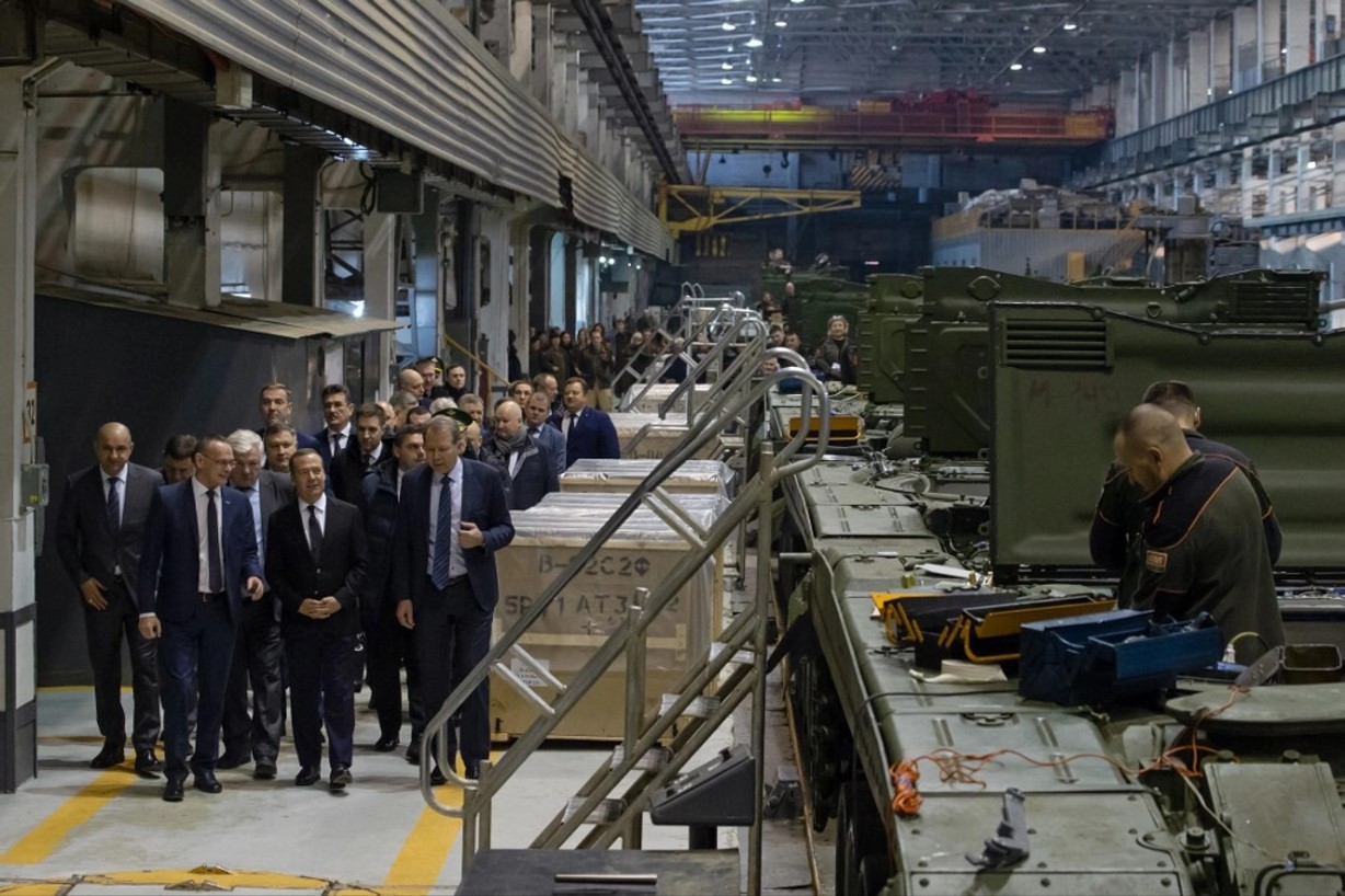 Ukraine Exposes Russia’s Heavy Dependence on Foreign CNC Machines at Tank Factory