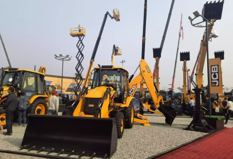 Defence Ministry Signs ₹697 Crore Deal with ACE and JCB India for 1,868 Rough Terrain Forklifts