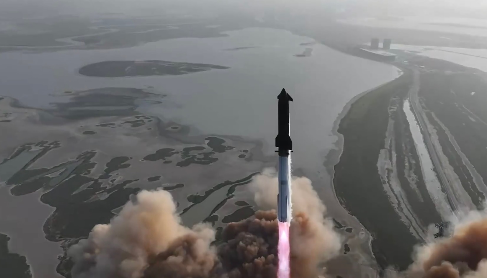 SpaceX’s Starship Flight 9 Ends in Fiery Failure Over Indian Ocean After Losing Control