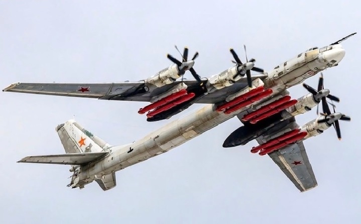 Russia Deploys Tu-95MS Bombers Over Sea of Japan Amid U.S.–South Korea Drills