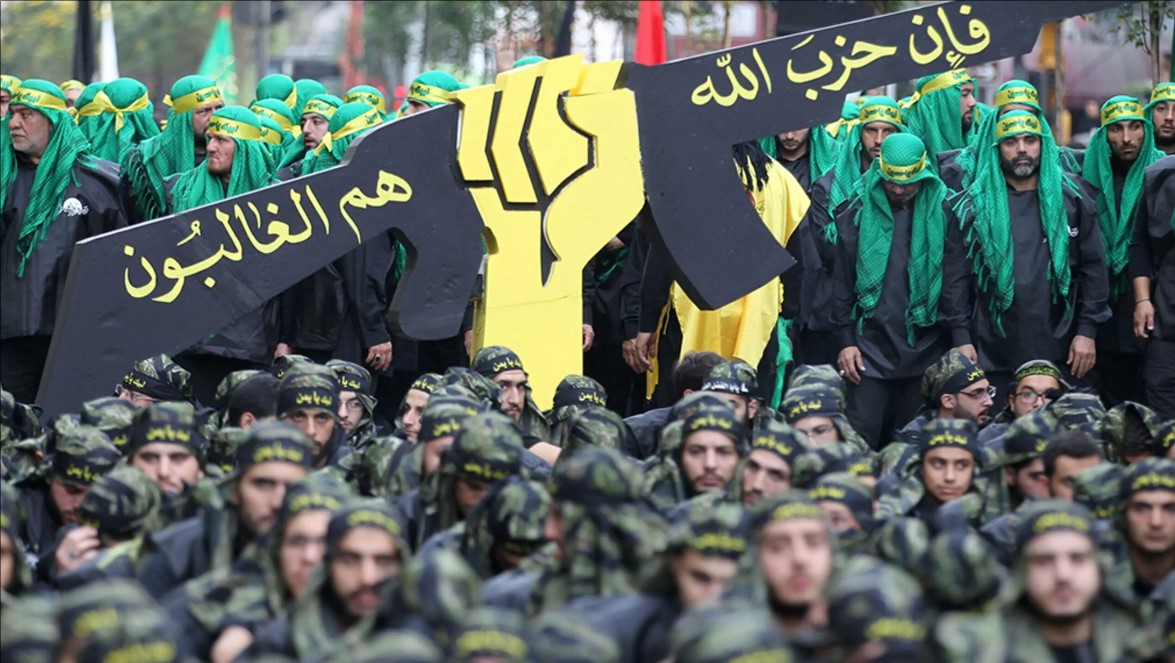 Hezbollah Mobilizes 2,000 Fighters to Syria Amid Rebel Gains: Strategic Support for Damascus