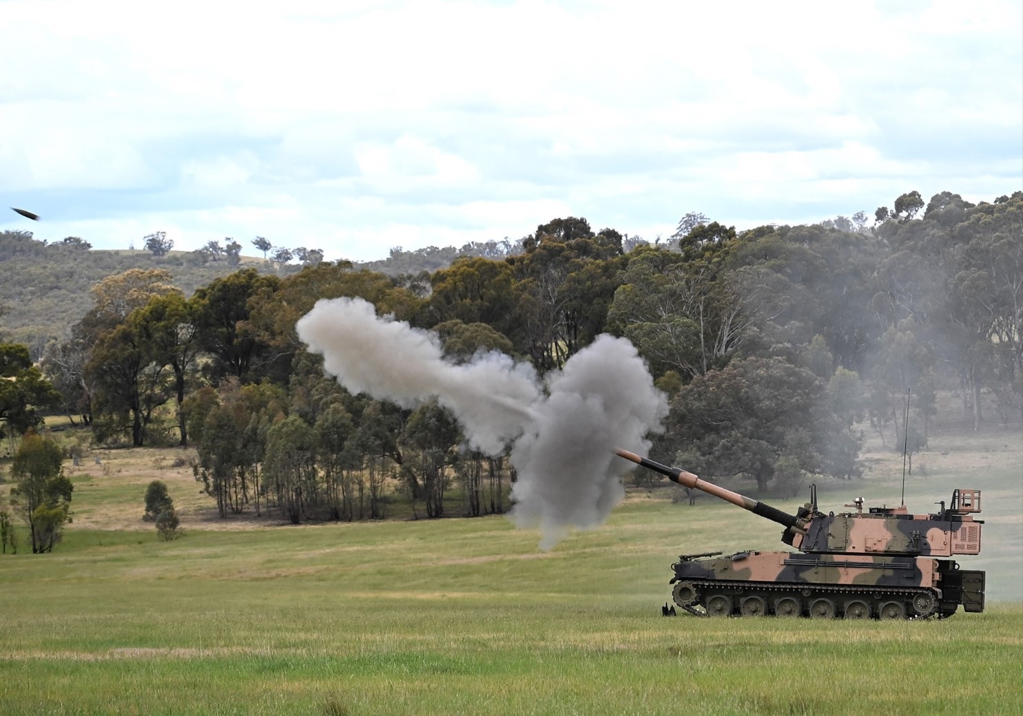 Australian Army Conducts First Live-Fire Exercise with Australian-Built AS9 Huntsman Howitzers