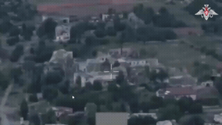 Russian Su-34 Fighters Strike Ukrainian Drone Control Centers with FAB-500 and FAB-1500 Bombs