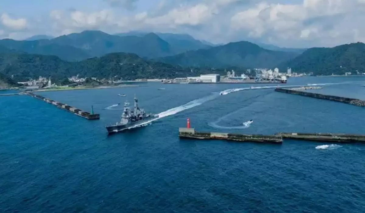 German Warships Poised for Historic Taiwan Strait Passage Amid Rising Tensions with China
