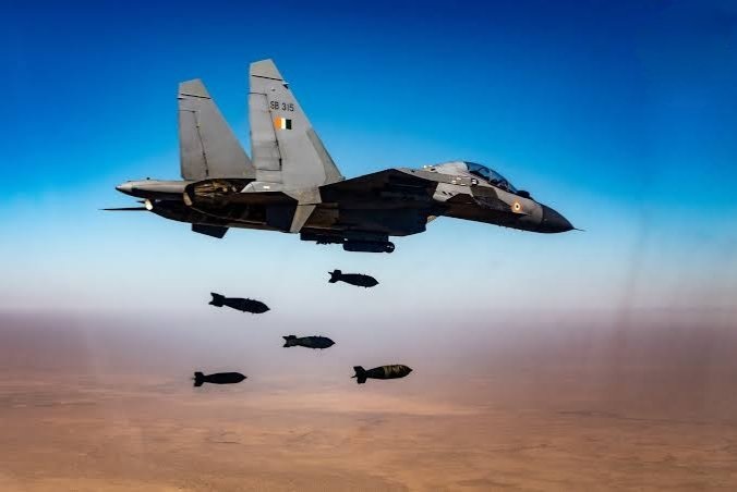 MoD Issues EoI for Indigenous 1,000-kg Bombs, Targets 600-Unit Procurement for IAF