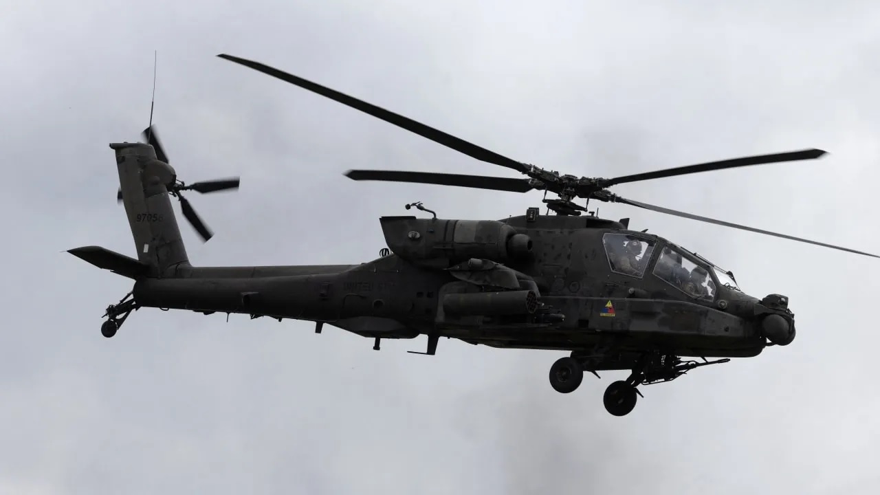 US Army Apache Helicopter Crashes Near Strait of Hormuz; Crew Rescued Safely