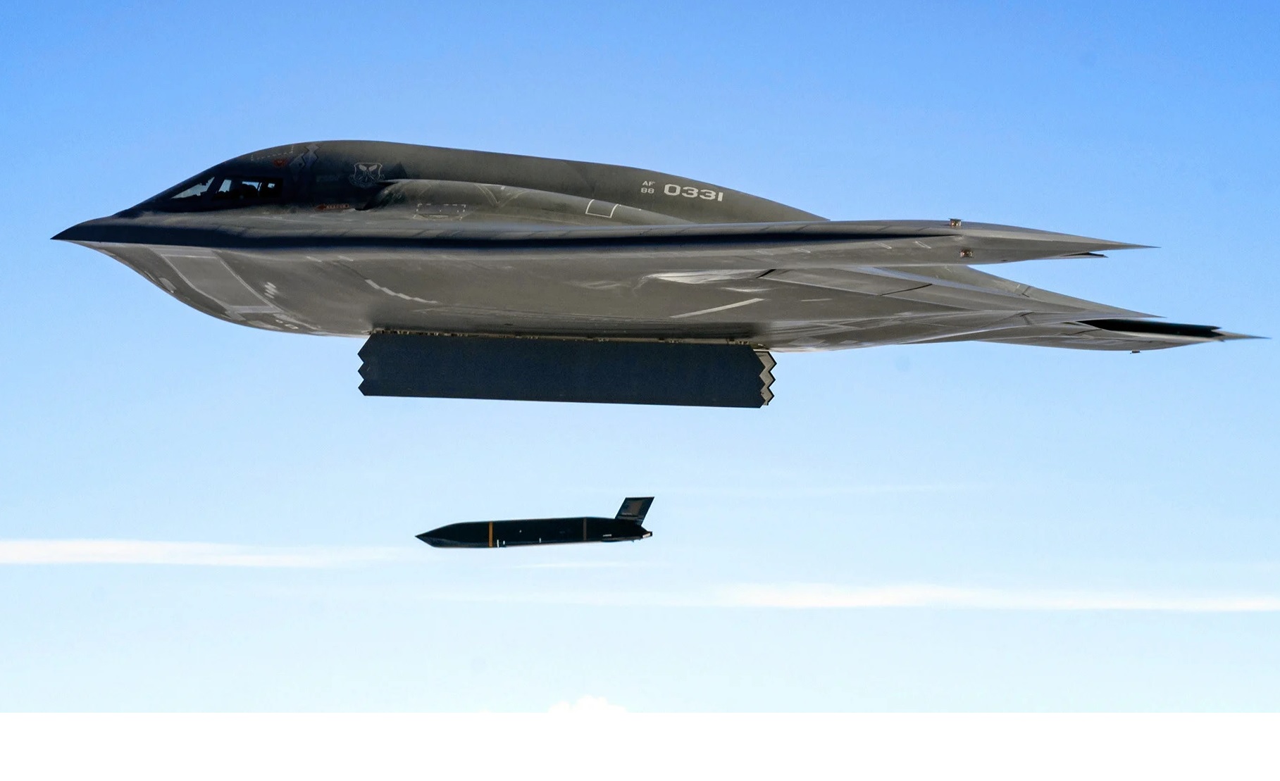 U.S. Air Force B-2 Spirit Successfully Launches LRASM in First Public Maritime Strike Demonstration During Exercise Valiant Shield 2026