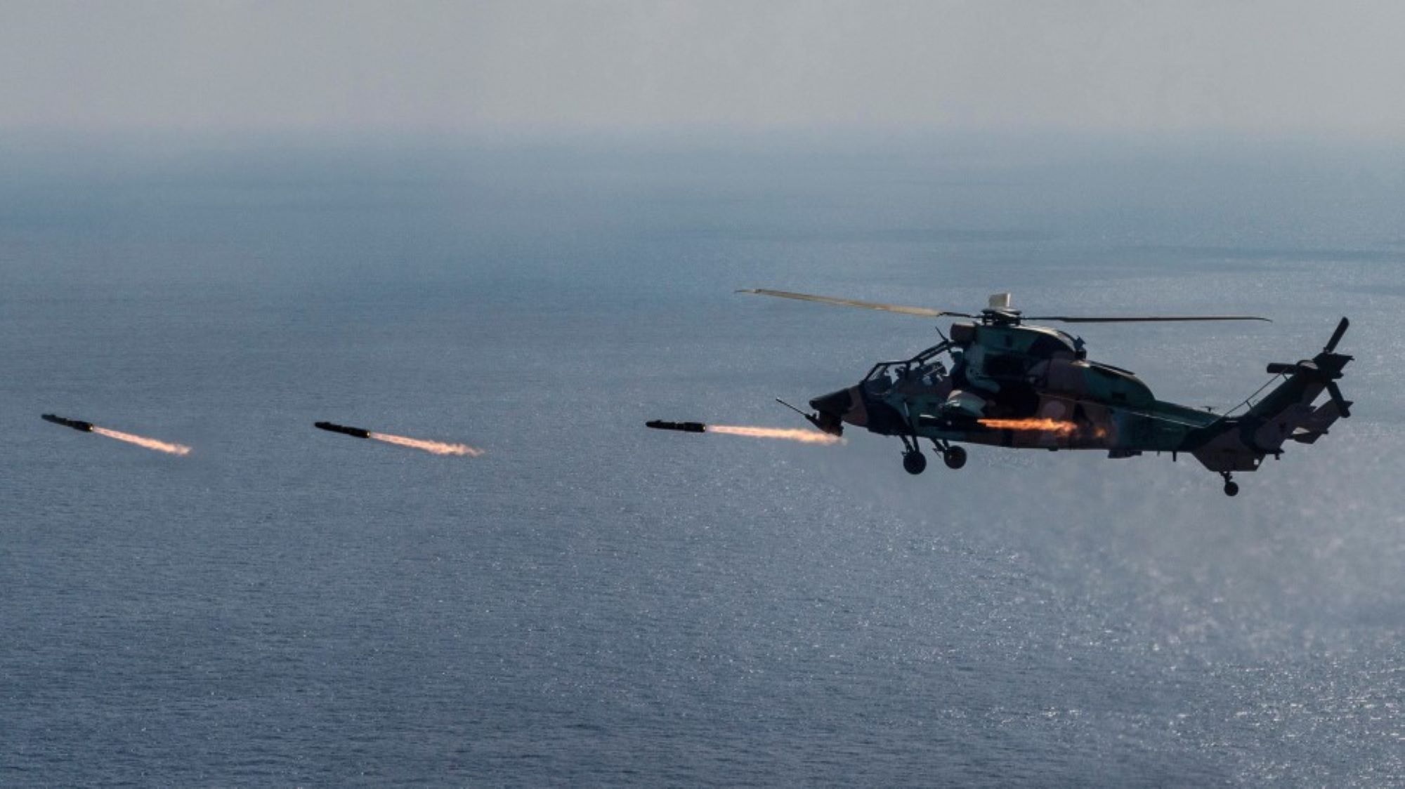 Australian Army Conducts First AH-64E Apache Live-Fire Exercise on Home Soil