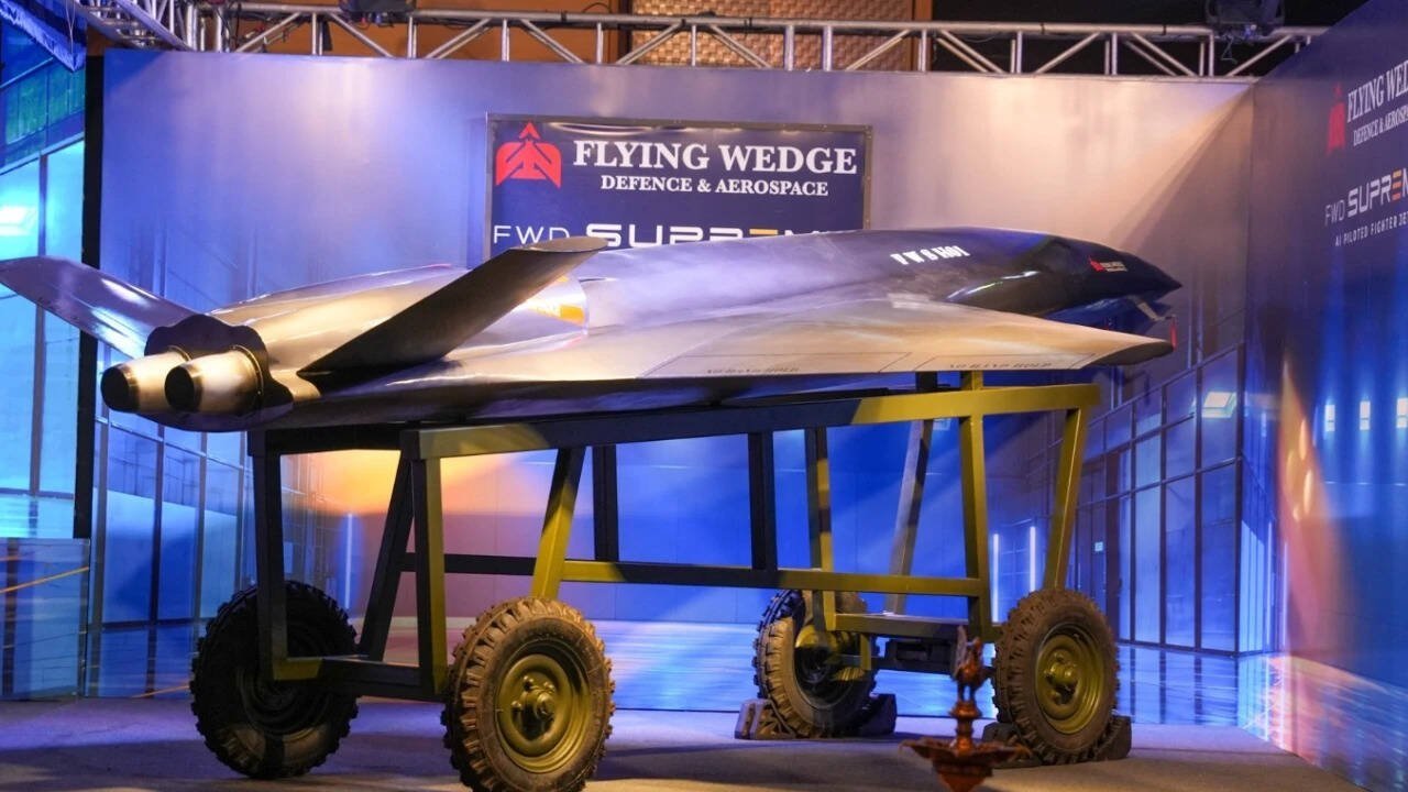 Bengaluru Startup FWDA Unveils FWD Supreme AI-Piloted Loyal Wingman Prototype