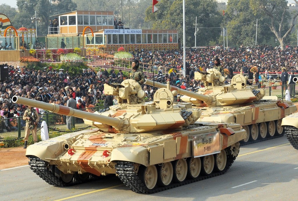 India MoD Signs ₹586 Crore Contract for Indigenous Auxiliary Power Units for T-72 and T-90 Tanks