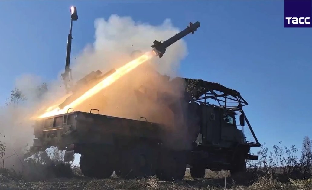 Russia Demonstrates Truck-Mounted LMUR Missile System During Tsentr-2026