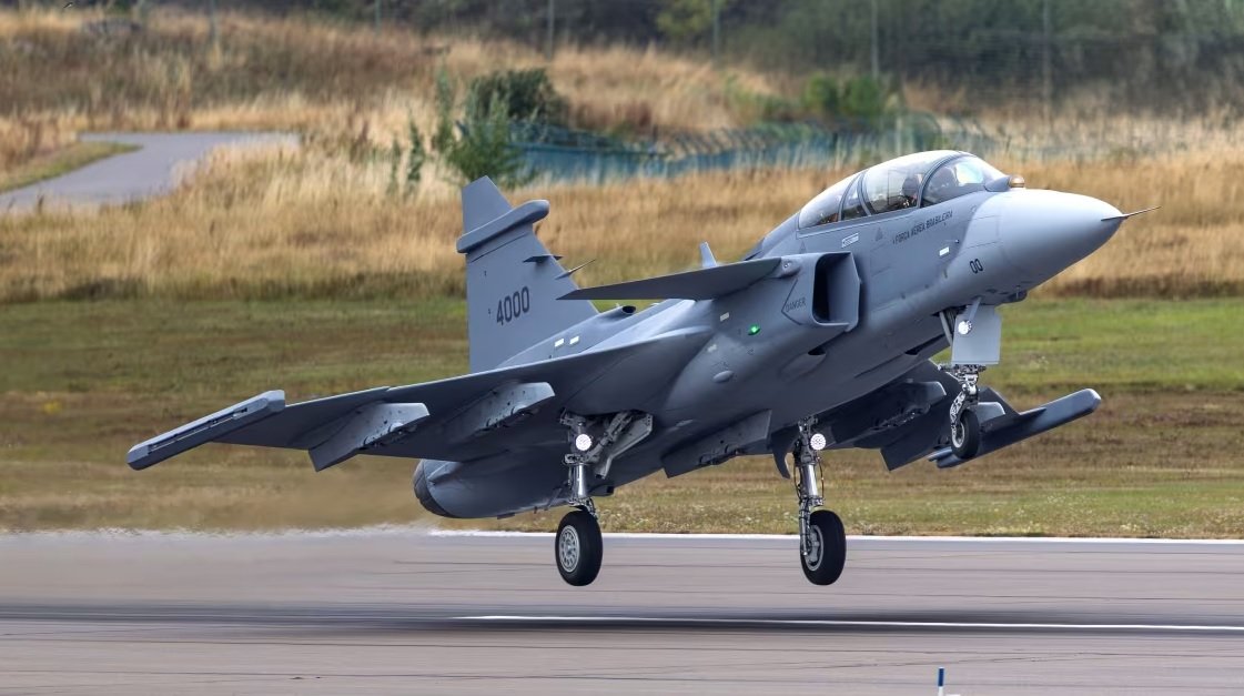 Saab Gripen F Two-Seat Fighter Completes First Flight for Brazil