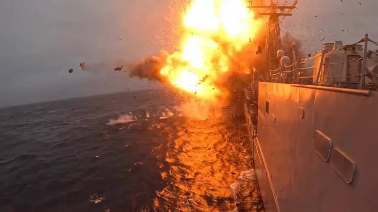U.S. and UK Forces Sink Decommissioned Frigate in North Atlantic Exercise