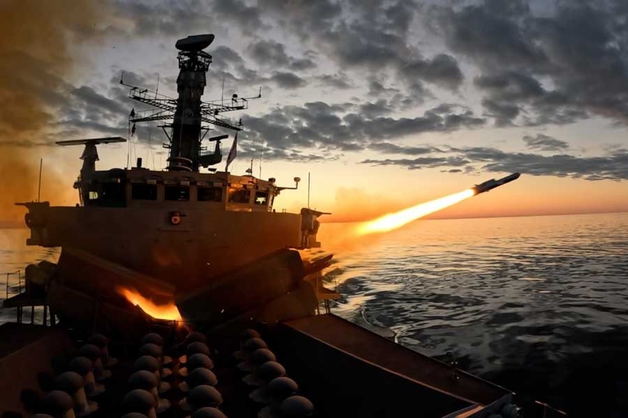 UK Navy Conducts First Operational Firings of NSM and Sea Venom Missiles