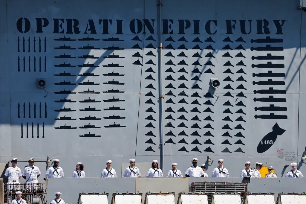 USS Abraham Lincoln&rsquo;s Kill Marks Reveal 103 Drones, 34 Ships and 10 Submarines