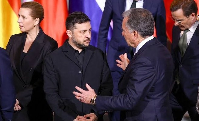Ukraine and Russia Announce Separate Ceasefire Measures as U.S. Envoys Arrive in Moscow for Peace Talks
