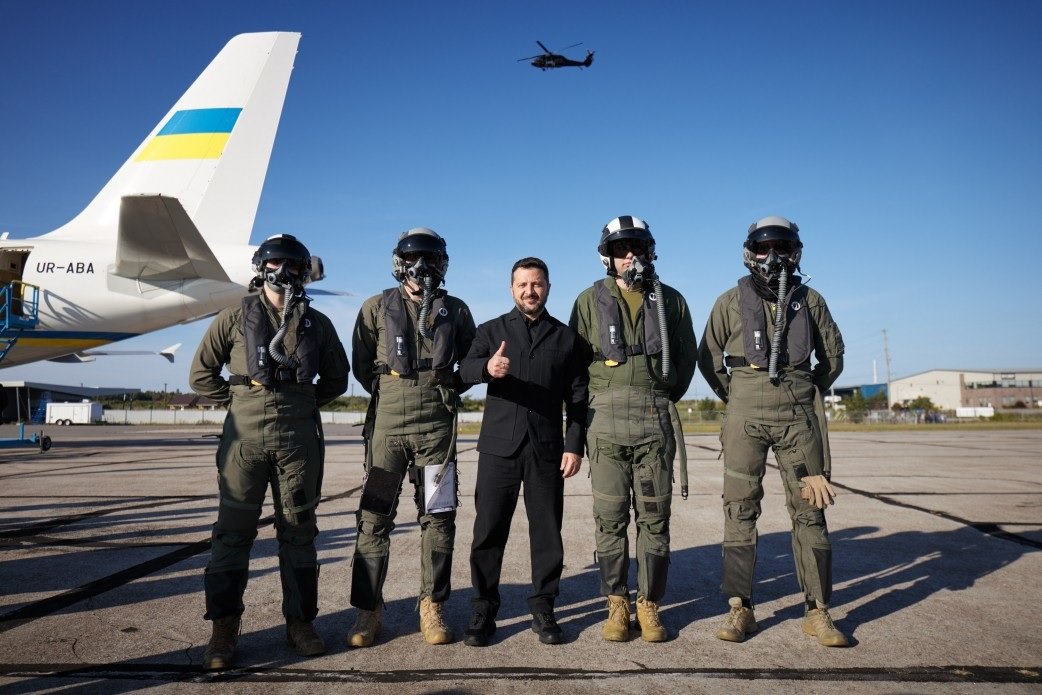Ukrainian Pilots Train in Canada for F-16 and Gripen Fighter Jets, Zelensky Confirms