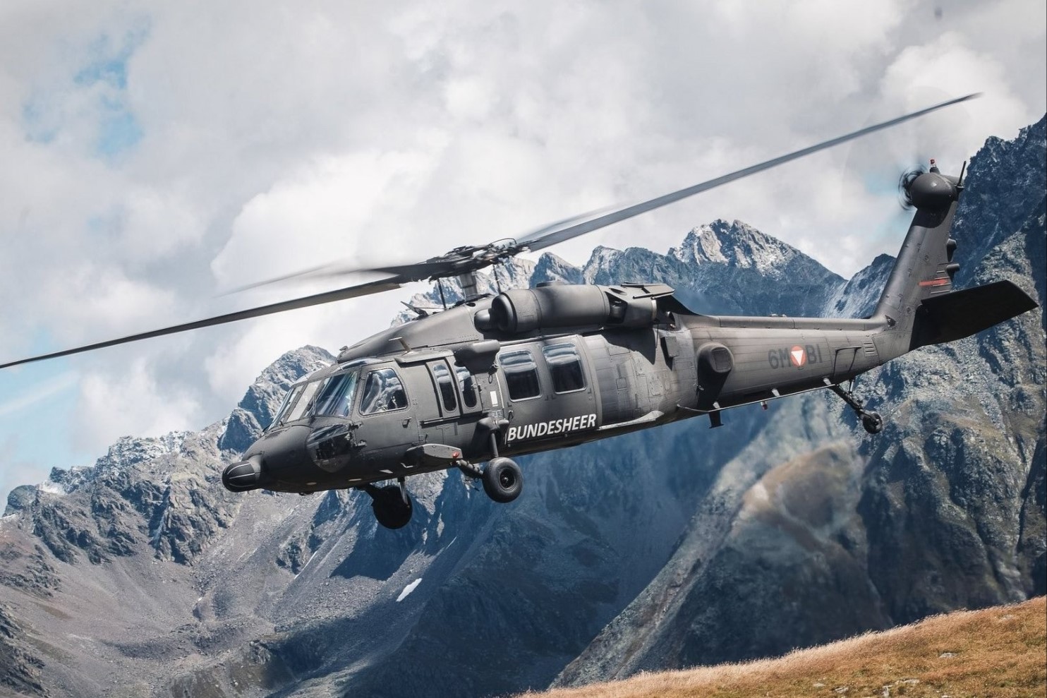 U.S. Approves $1.5 Billion Sale of 12 UH-60M Black Hawk Helicopters to Austria