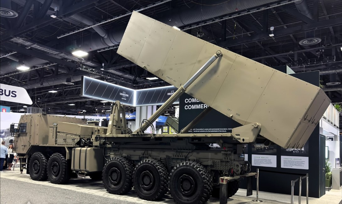 Oshkosh Unveils Ground-Based Tomahawk Launcher at AUSA 2025