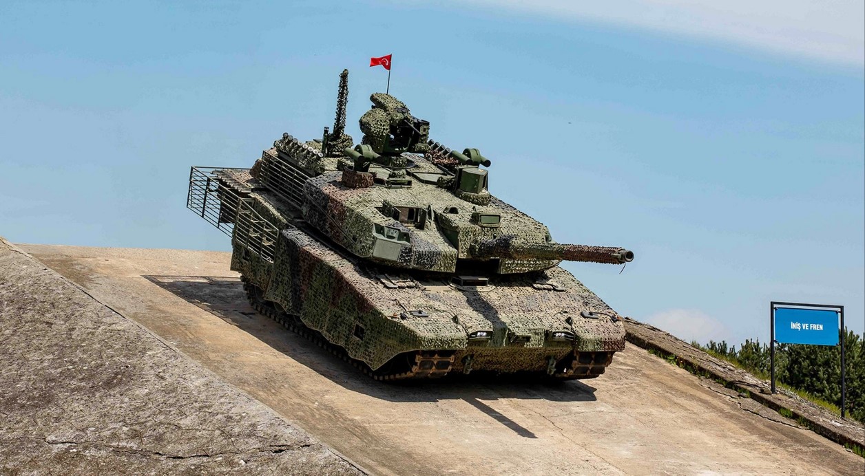 Türkiye Delivers First Indigenous Altay Main Battle Tanks to Armed Forces