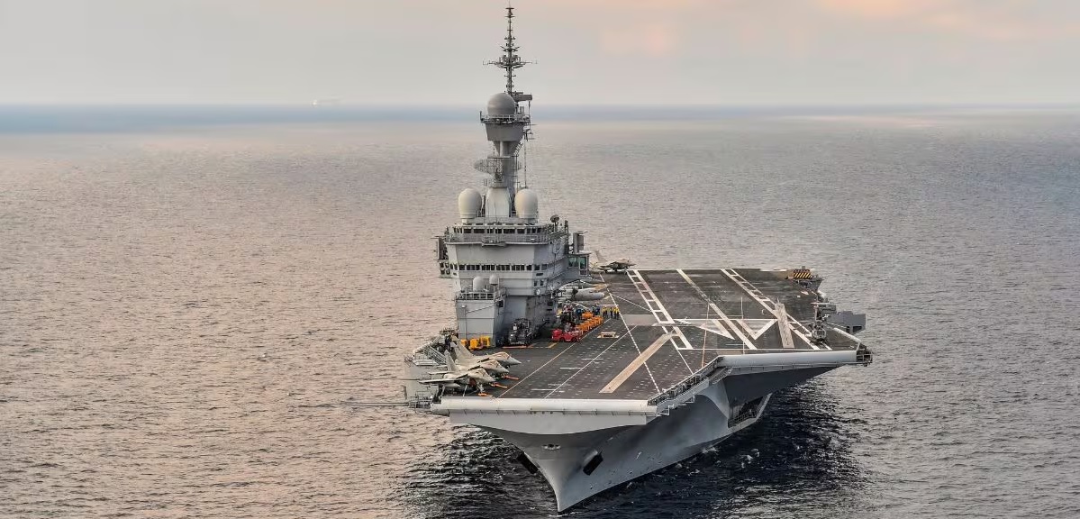 French Carrier Strike Group Rewinds to the 80s: Advanced Fighter Jets Test Resilience Without Satellites