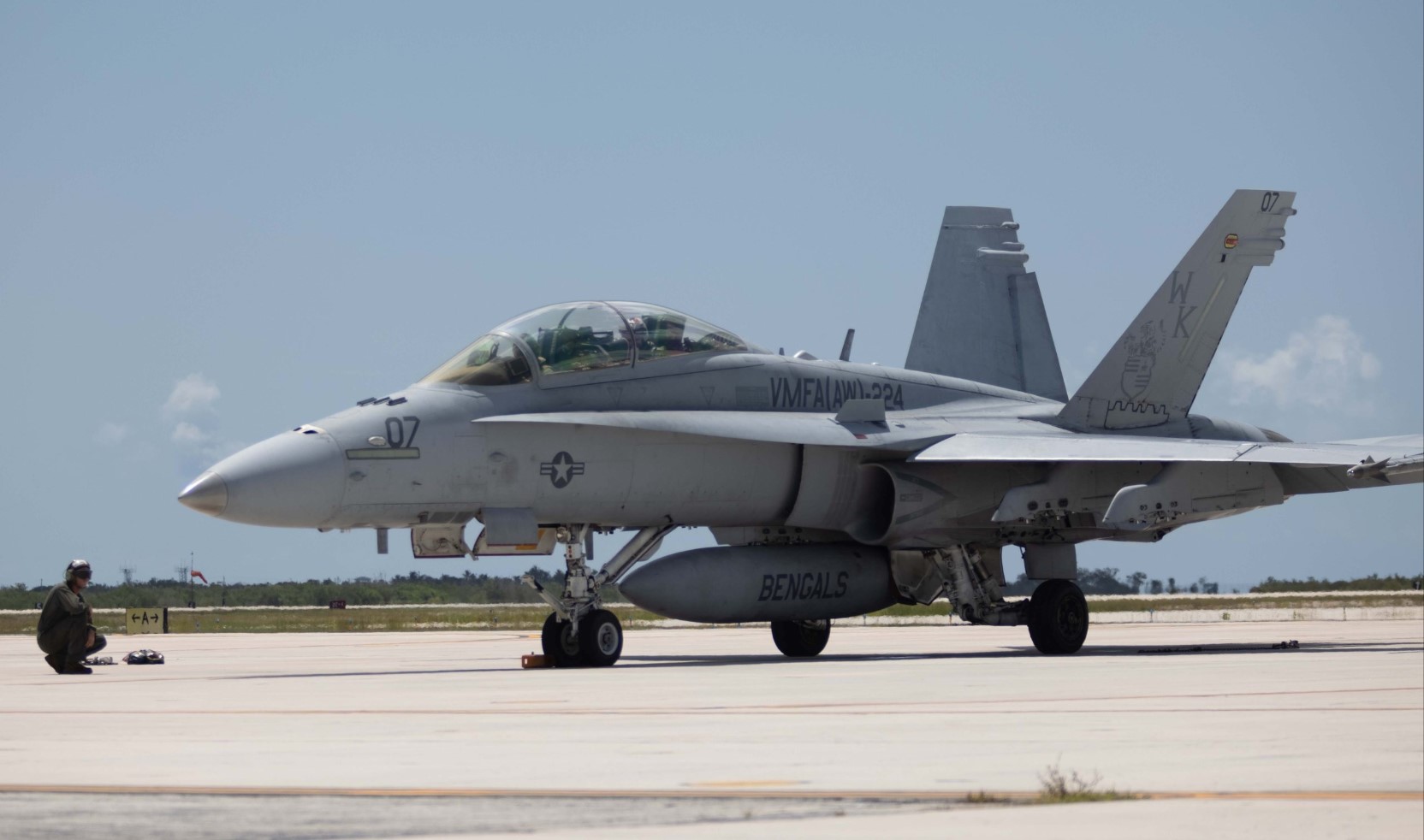 US Marine Corps F/A-18D Hornet Crashes During Training Flight in Washington Mountains; Pilot Ejects Safely