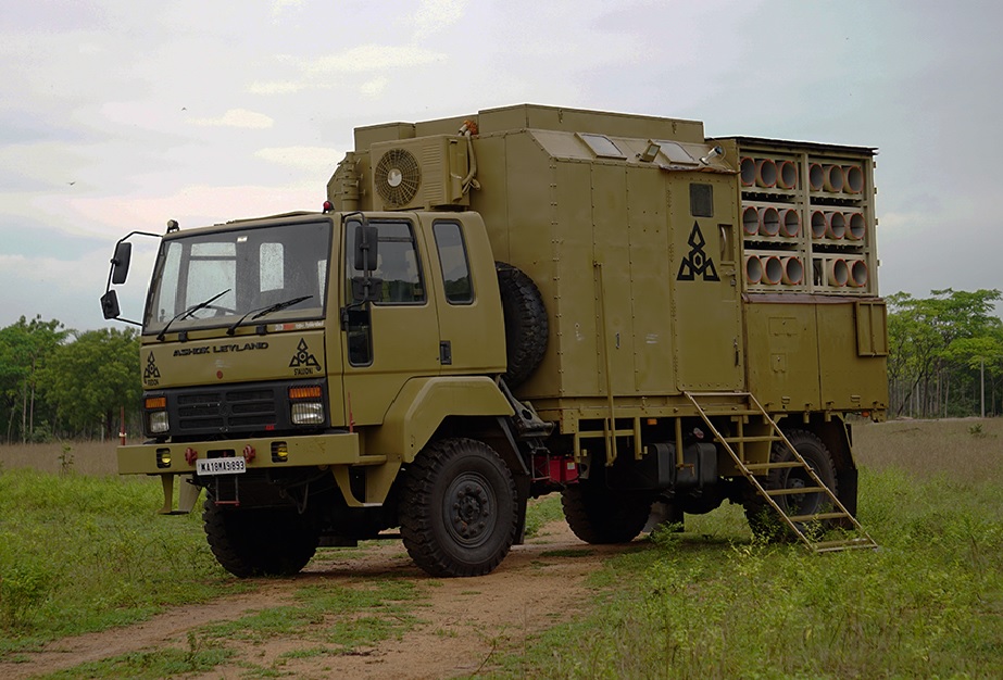 Redon Systems Unveils 16-UAV Pneumatic Launcher for Swarm and Precision Strikes