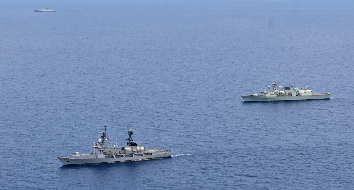 Philippine Navy’s Flagship Issue Radio Challenge to Chinese Frigate