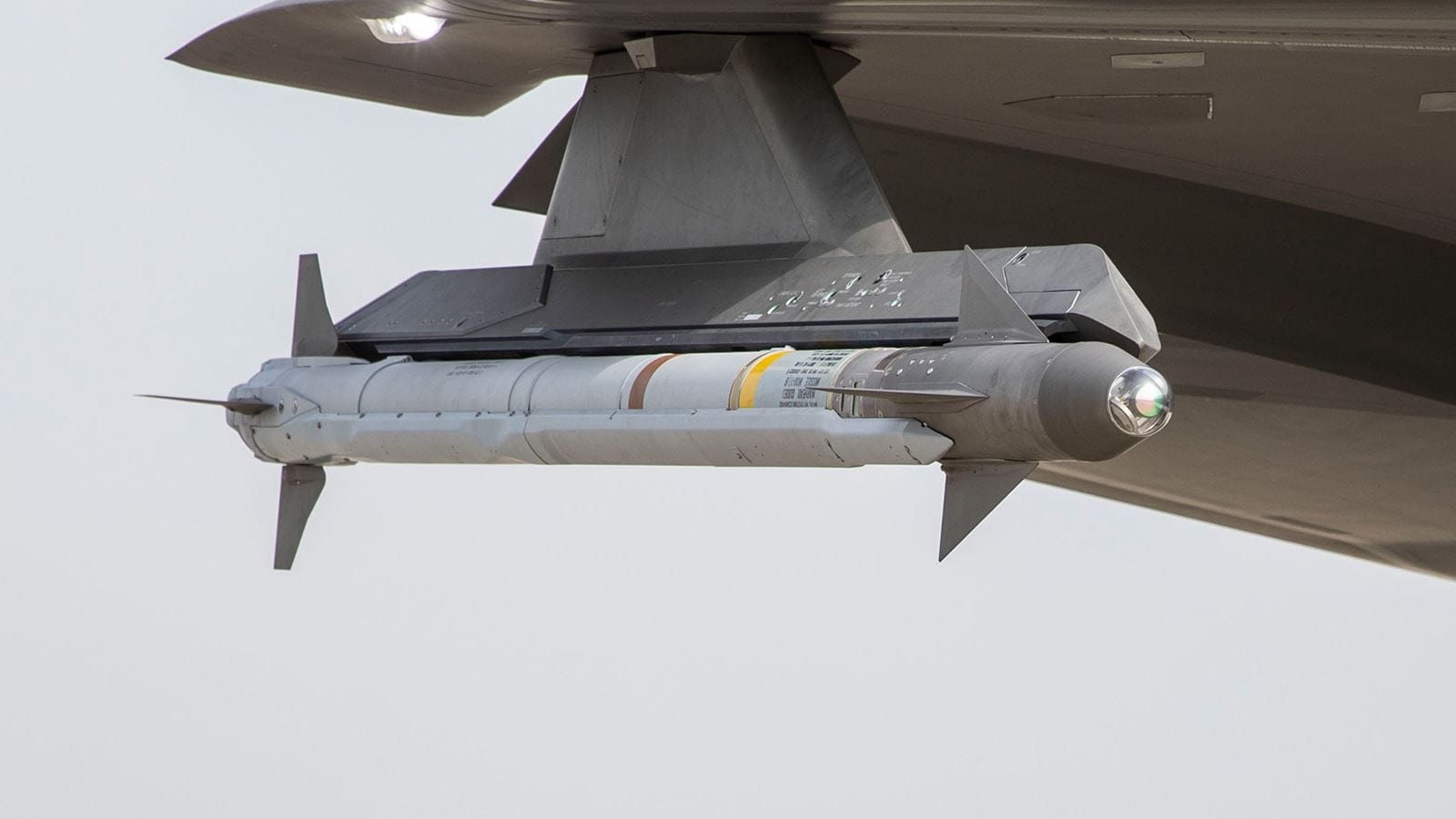 U.S. Navy Awards Raytheon Record $1.1 Billion AIM-9X Block II Missile Production Contract