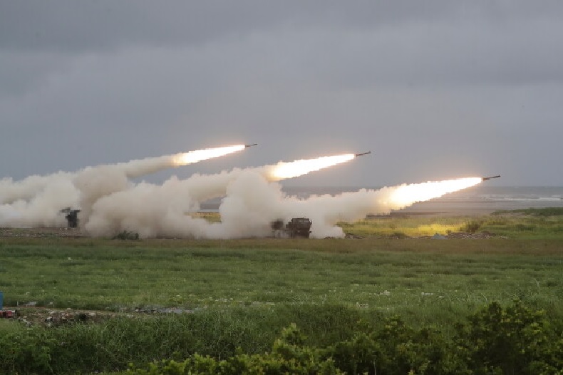 Taiwan Conducts First Live-Fire of HIMARS Rockets From West Coast During Invasion Defense Drill