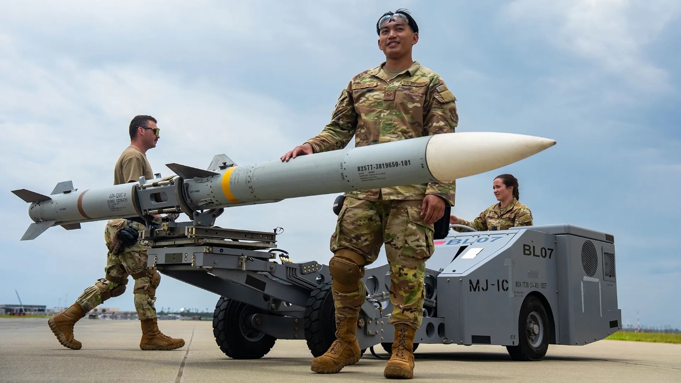US Approval of  AIM-120C-8 Missiles Sale to Pakistan Sparks Indian Air Defense Concerns