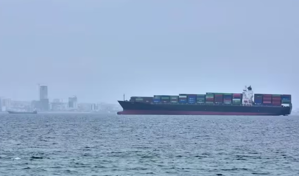 34 Iran-Linked Tankers Bypass US Naval Blockade in the Strait of Hormuz, Data Shows