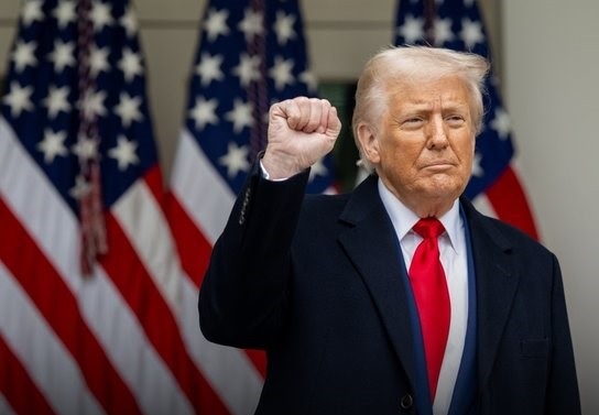 Trump Rules Out Military Force on Greenland, Turns to Tariffs on Europe