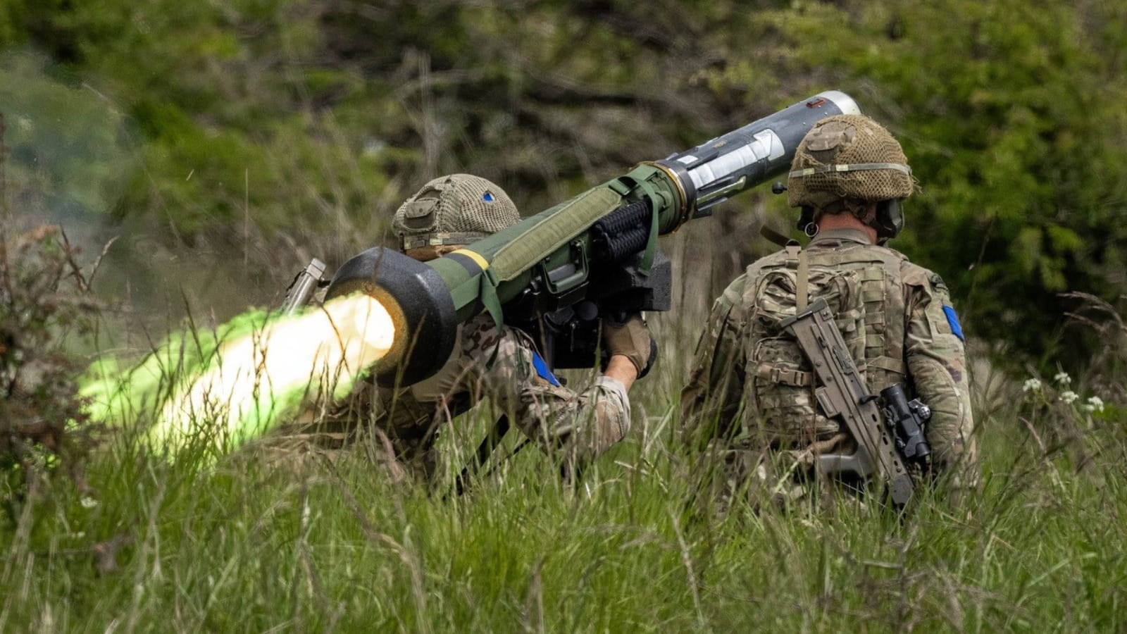 Raytheon and Lockheed Martin Deliver First LWCLU Launchers for U.S. Army Javelin System