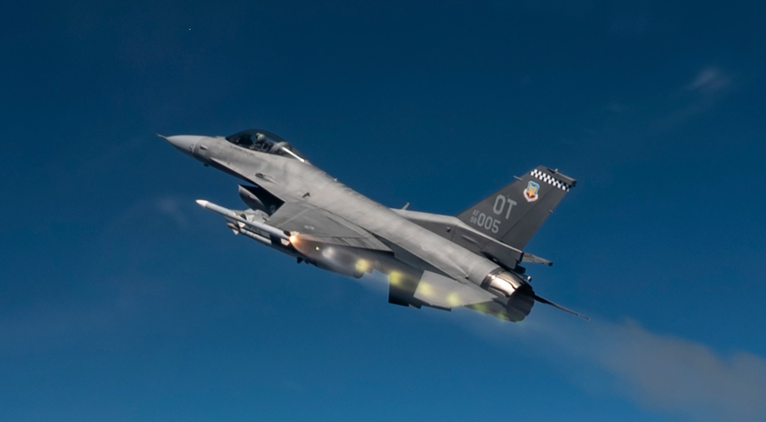 Japan to Acquire 1,200 AMRAAM Missiles in $3.64 Billion Deal