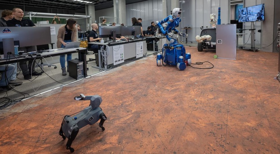 ISS Astronaut Controls Bert the Dog-like Bobot on Earth During Simulated Mars Mission